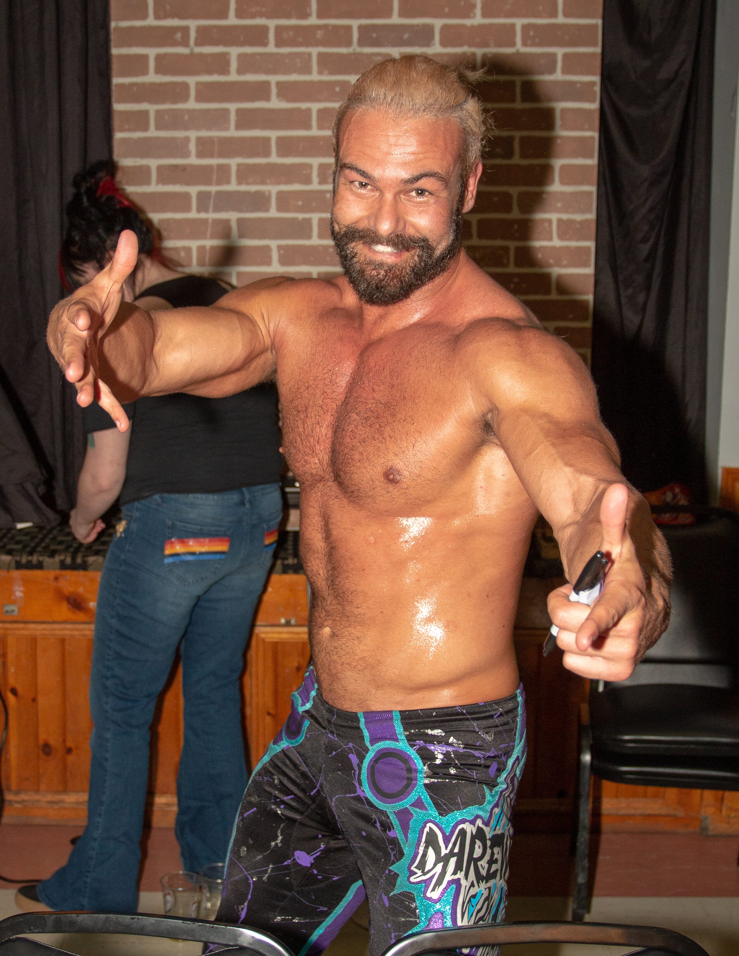 How tall is Justin Gabriel?